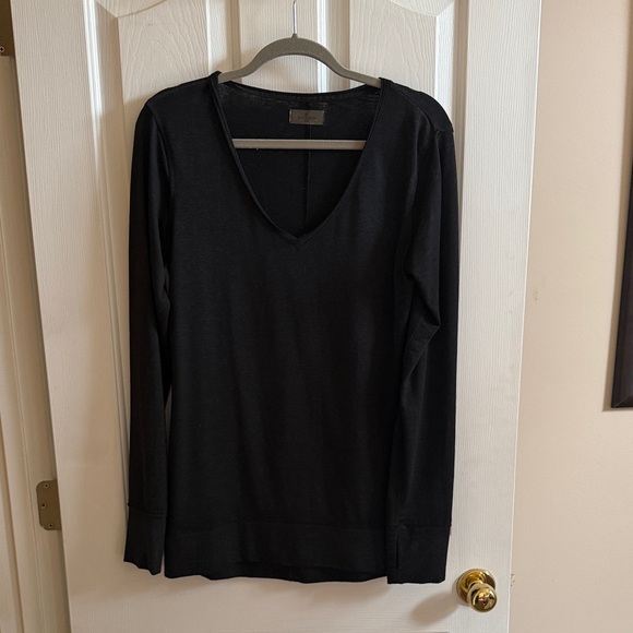 sundays Tops - 🍁 Sundays:  Charcoal Gray Long Sleeve V-Neck Top